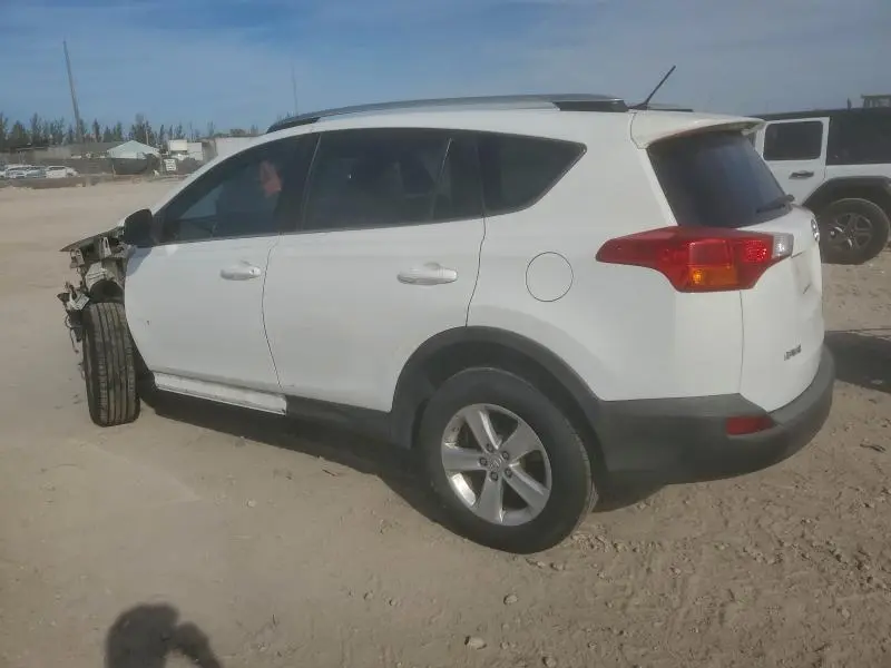 2014 TOYOTA RAV4 XLE  