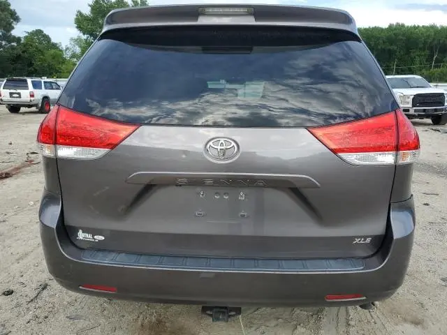 2014 TOYOTA SIENNA XLE  