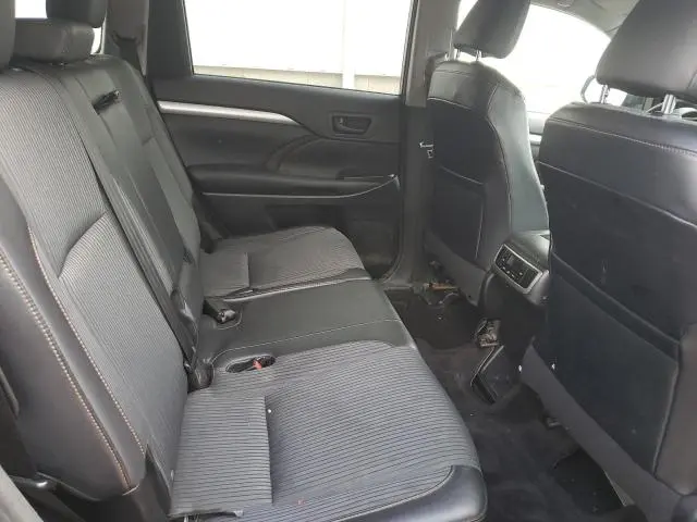 2015 TOYOTA HIGHLANDER LE  