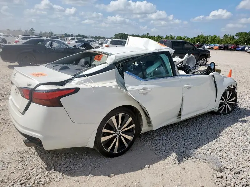 2021 NISSAN ALTIMA SR  