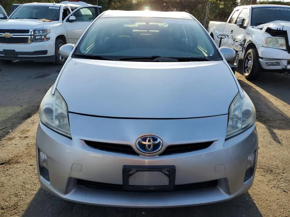 2010 TOYOTA PRIUS III  