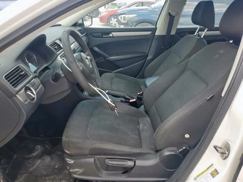 2013 VOLKSWAGEN PASSAT S  