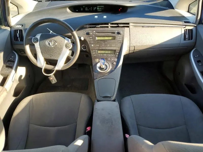 2010 TOYOTA PRIUS III  