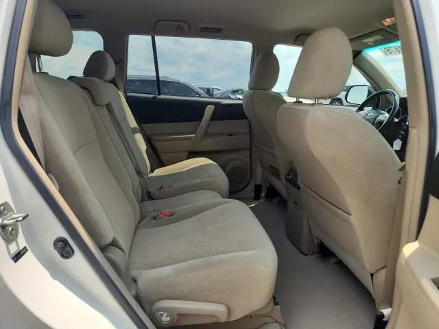 2010 TOYOTA HIGHLANDER   
