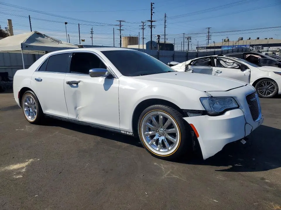 2016 CHRYSLER 300C   