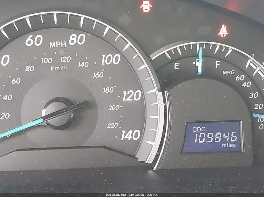 2013 TOYOTA CAMRY XLE V6