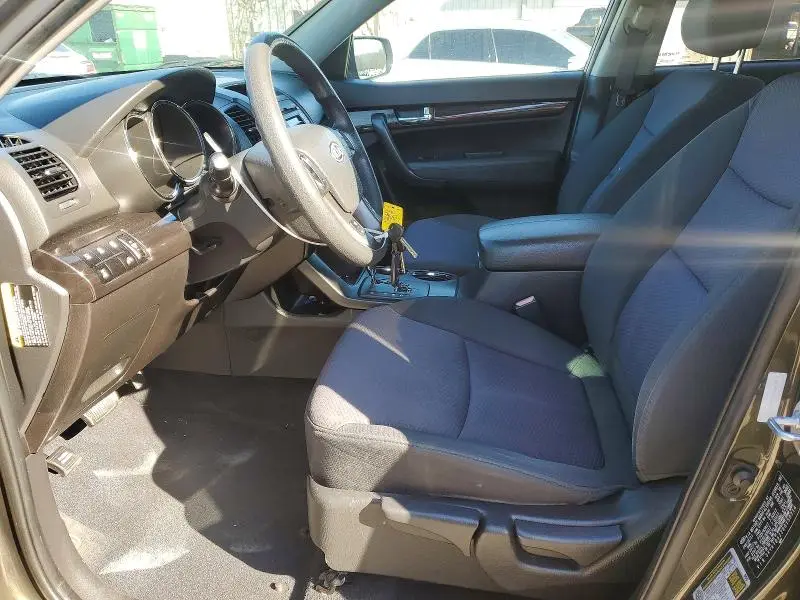 2011 KIA SORENTO BASE  
