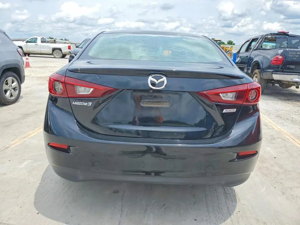 2018 MAZDA 3 TOURING  