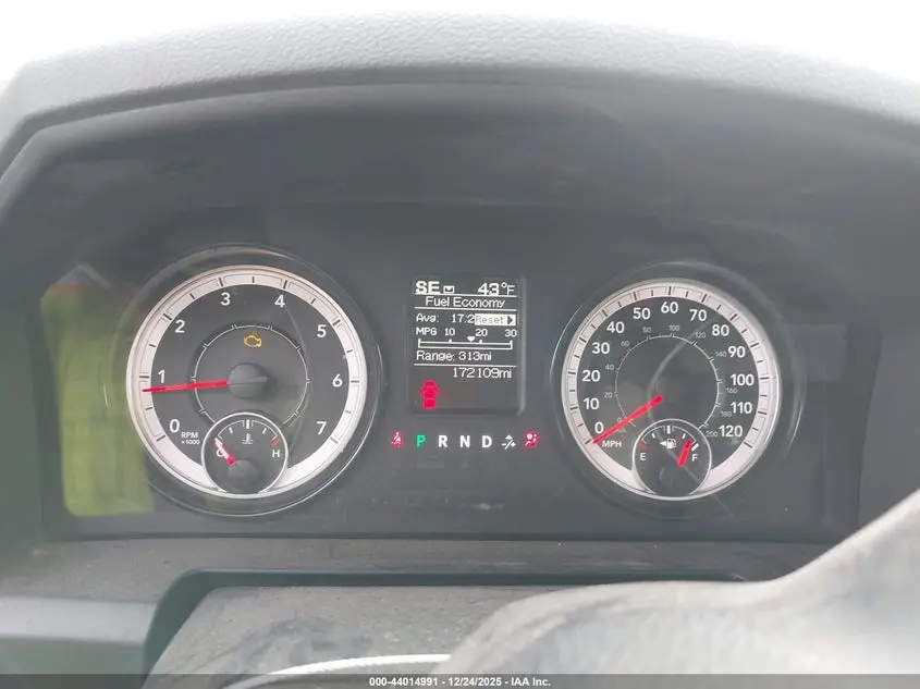 2017 RAM 1500 SLT  4X4 6'4 BOX