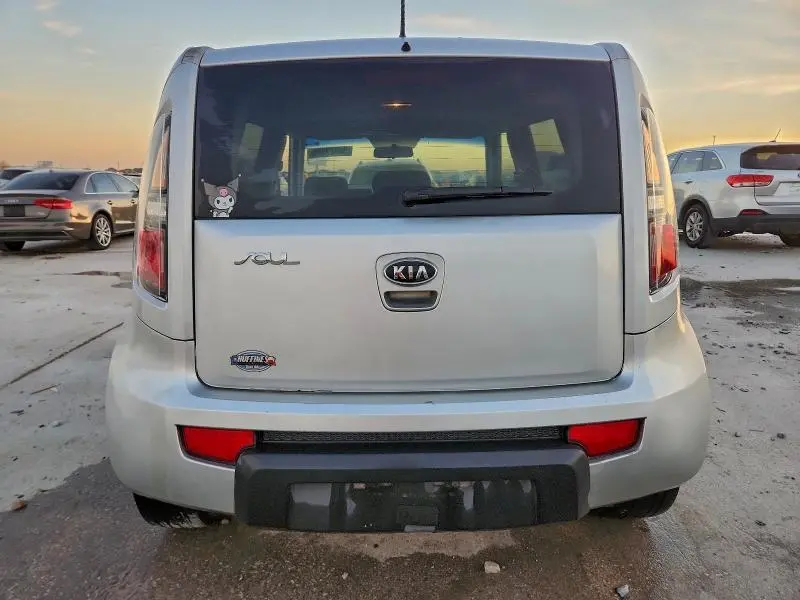 2011 KIA SOUL +  