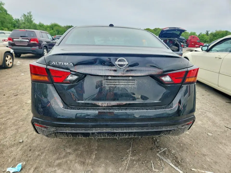 2025 NISSAN ALTIMA SV  