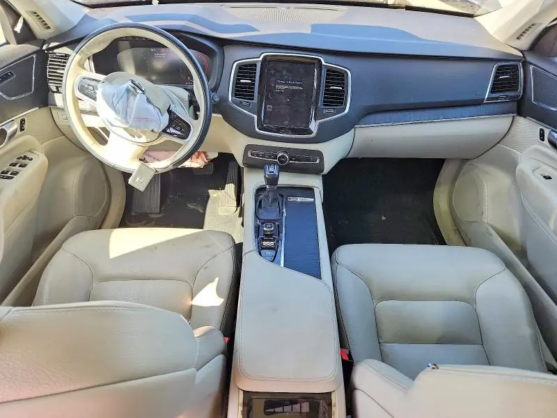 2020 VOLVO XC90 T5 MOMENTUM  