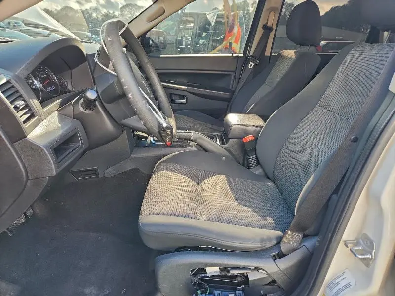 2010 JEEP GRAND CHEROKEE LAREDO  