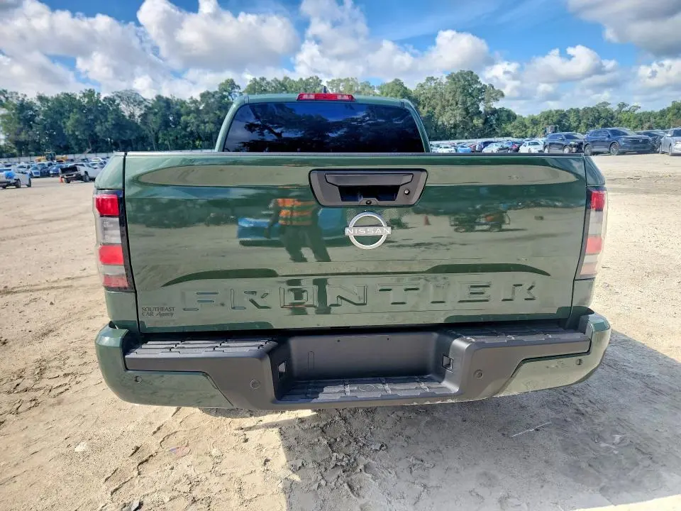 2025 NISSAN FRONTIER SV  