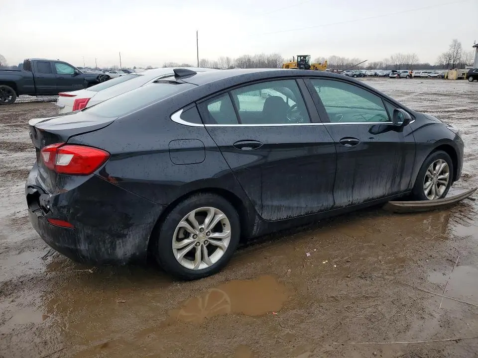 2019 CHEVROLET CRUZE LT  