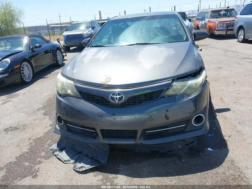 2014 TOYOTA CAMRY SE