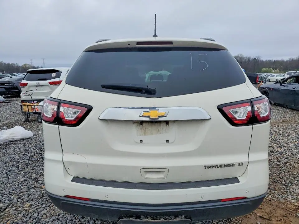 2015 CHEVROLET TRAVERSE LT  