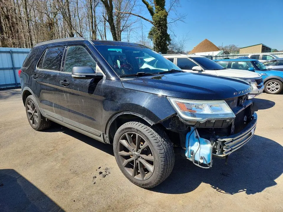 2017 FORD EXPLORER XLT  