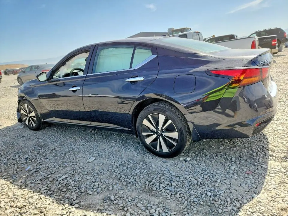 2022 NISSAN ALTIMA SV  