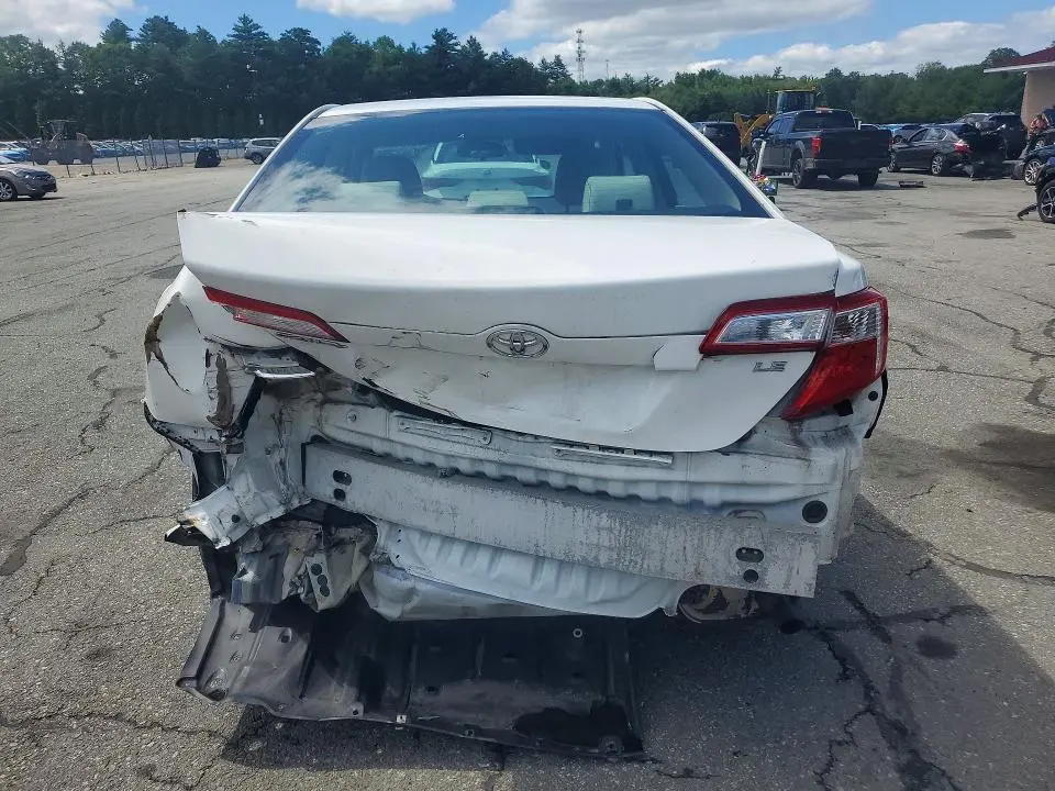 2014 TOYOTA CAMRY LE  