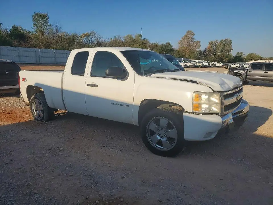 2011 CHEVROLET SILVERADO K1500 LT  