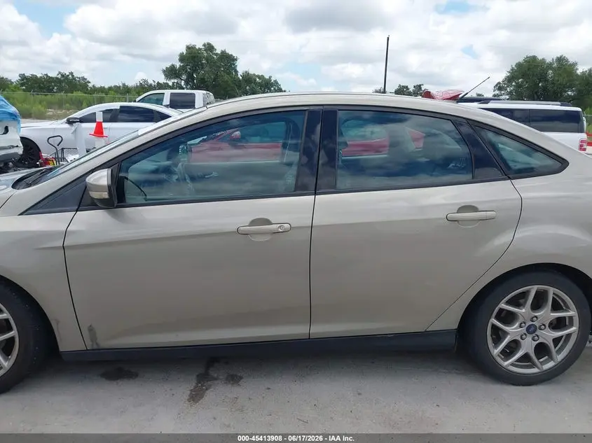 2015 FORD FOCUS SE