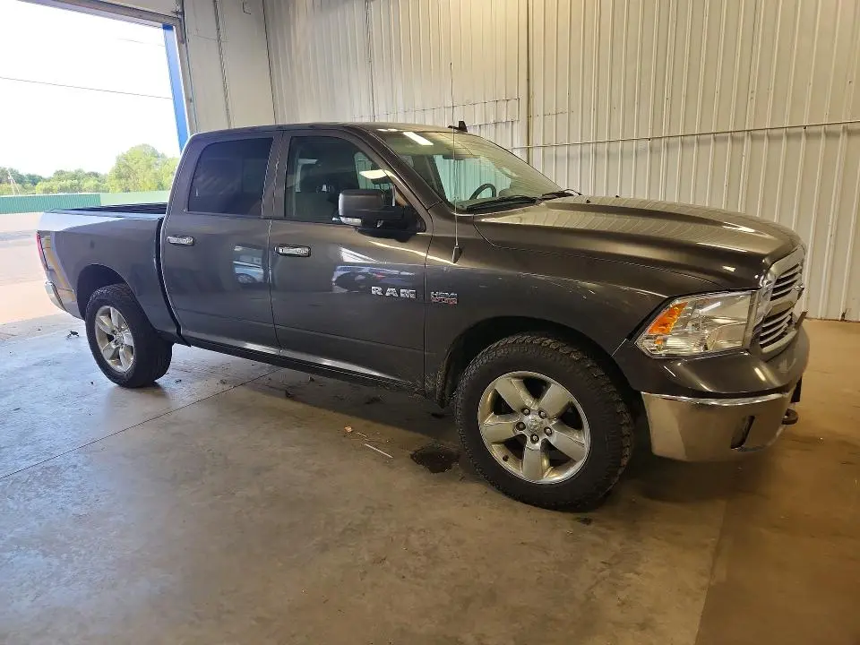 2015 RAM 1500 SLT  