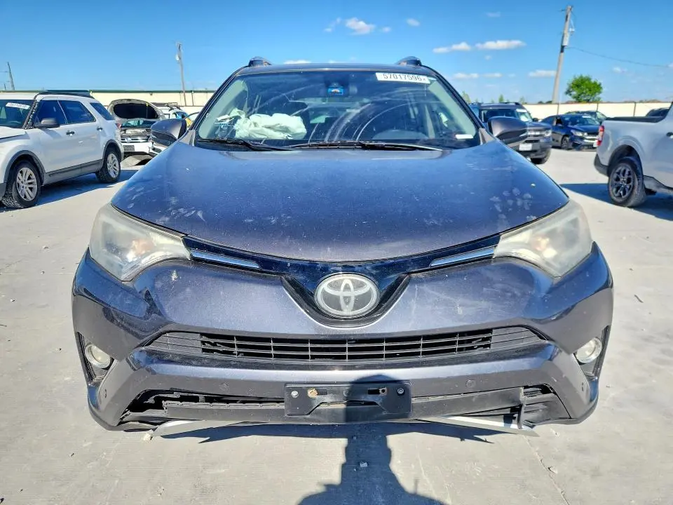 2016 TOYOTA RAV4 XLE  