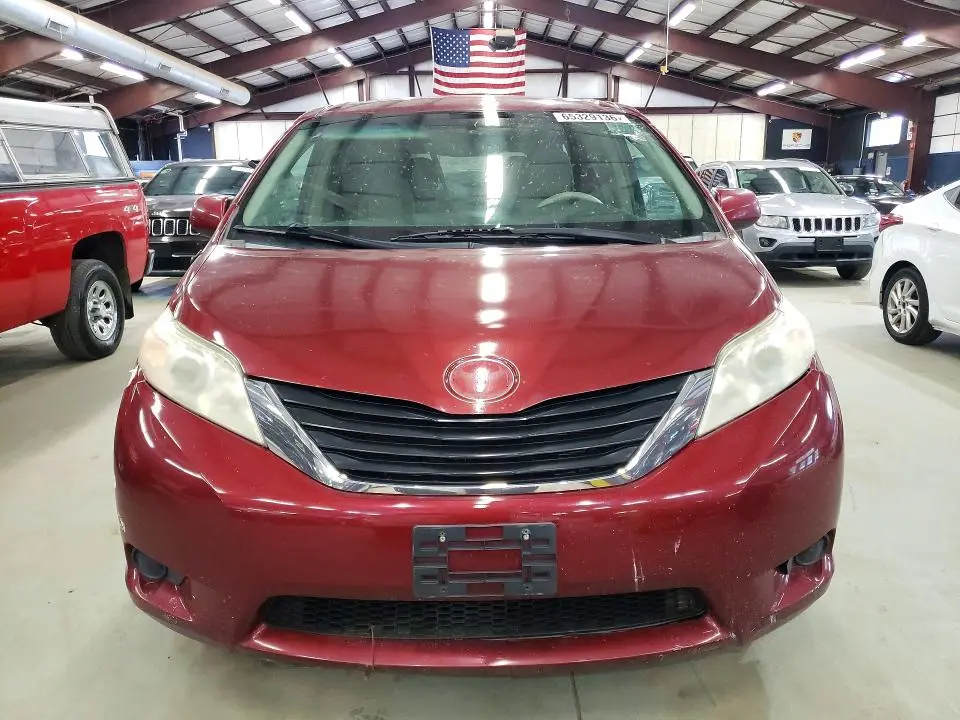 2011 TOYOTA SIENNA LE  