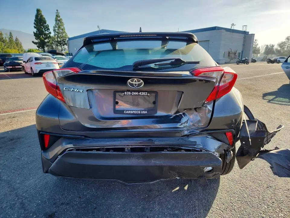 2018 TOYOTA C-HR XLE  
