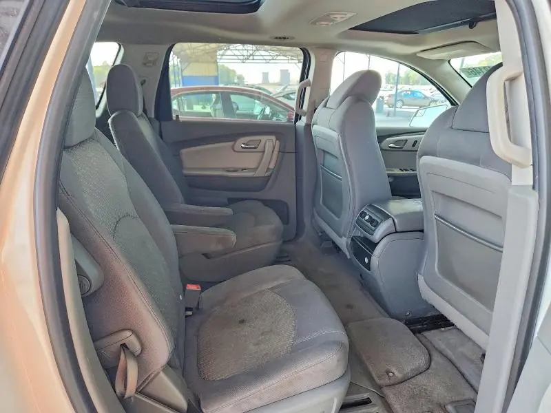 2011 CHEVROLET TRAVERSE LT  
