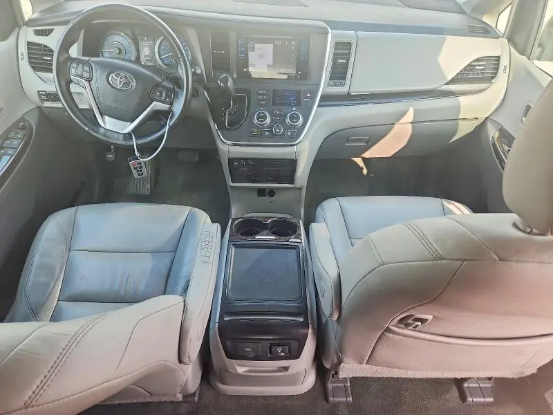 2017 TOYOTA SIENNA XLE PREMIUM 7-PASSENGER  