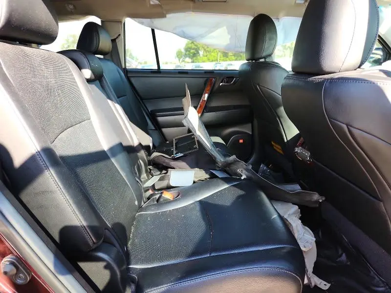 2013 TOYOTA HIGHLANDER LIMITED  