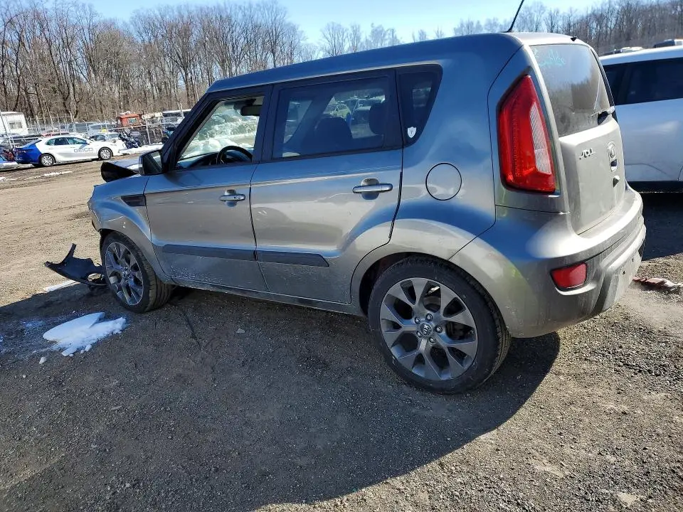 2013 KIA SOUL +  