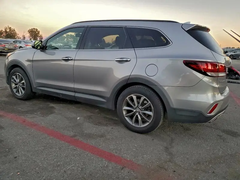 2018 HYUNDAI SANTA FE SE  