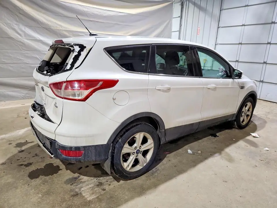2016 FORD ESCAPE SE  