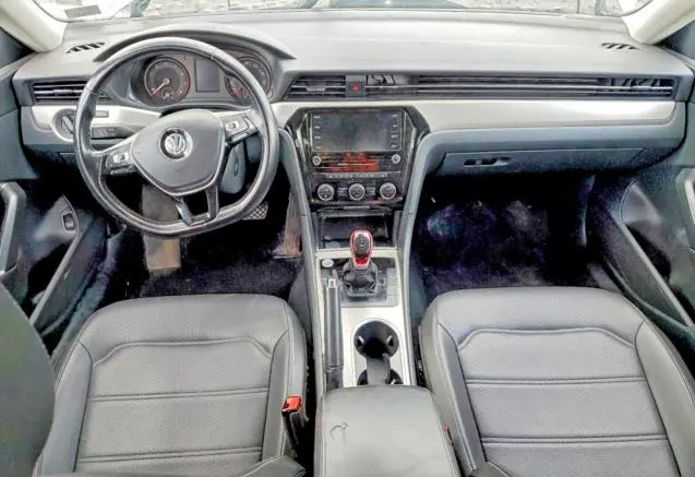 2020 VOLKSWAGEN PASSAT SE  
