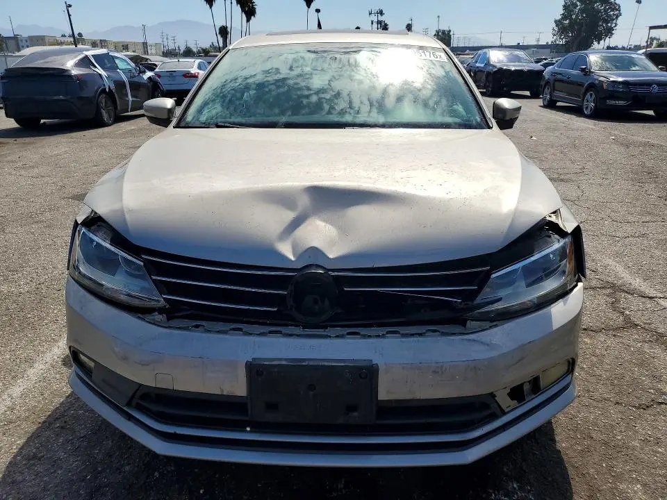 2015 VOLKSWAGEN JETTA SE  