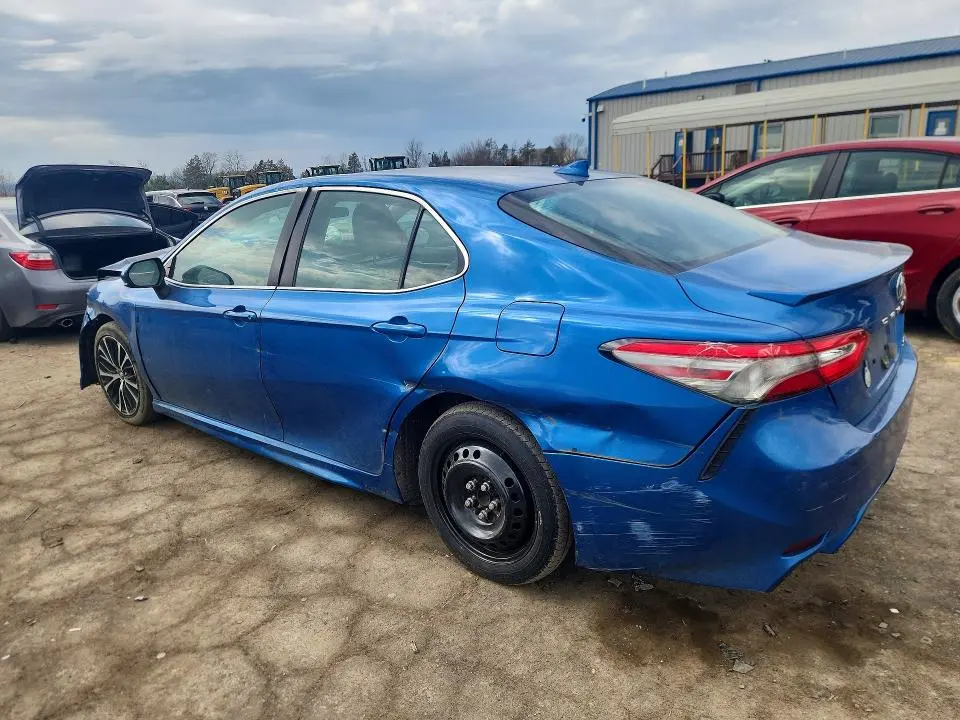 2019 TOYOTA CAMRY SE  