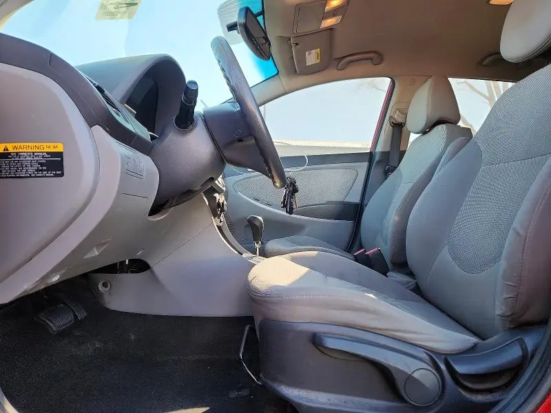 2013 HYUNDAI ACCENT GS  