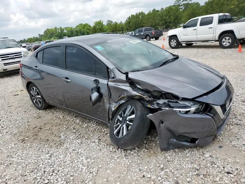 2021 NISSAN VERSA SV  