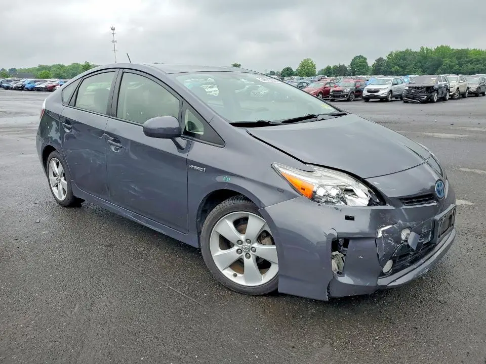 2015 TOYOTA PRIUS FIVE  