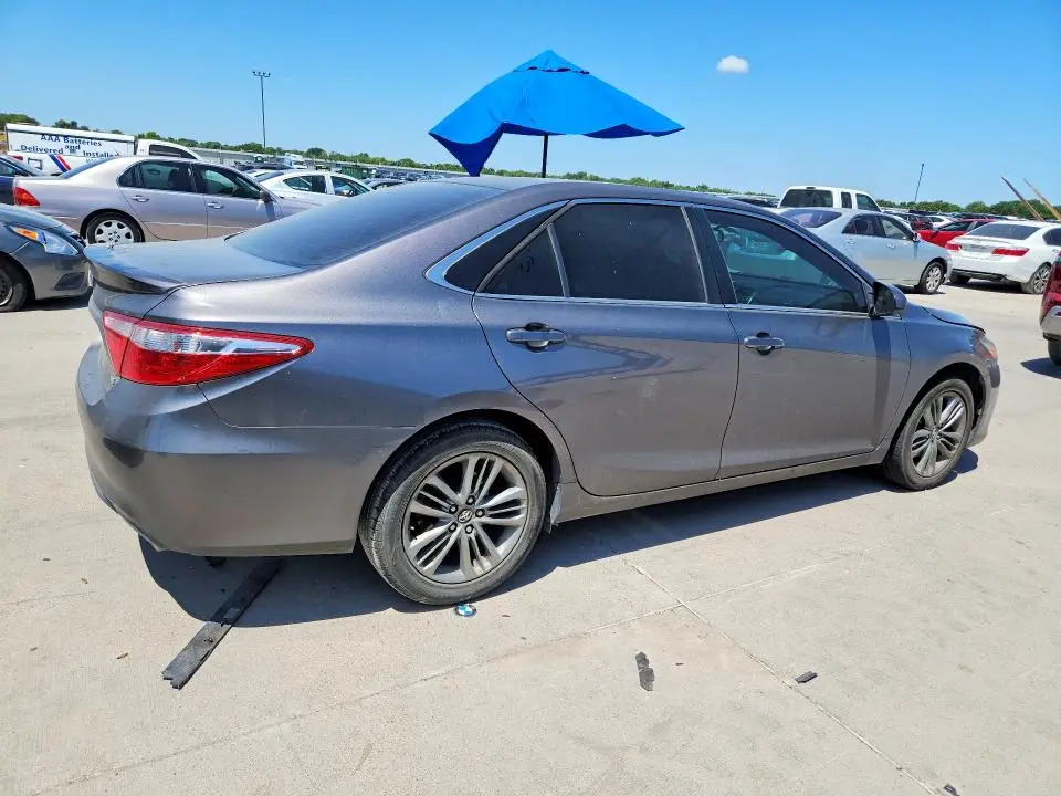 2017 TOYOTA CAMRY SE  
