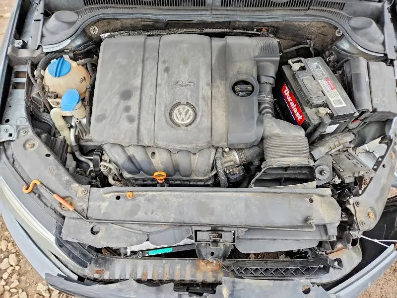 2011 VOLKSWAGEN JETTA SE  