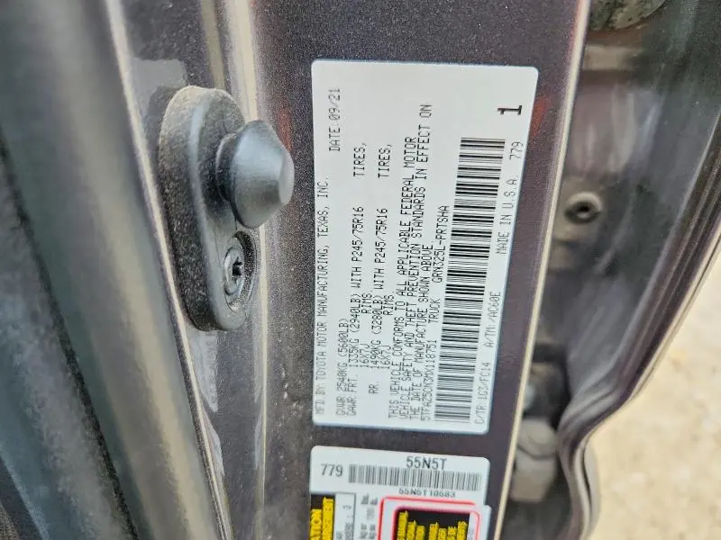 2021 TOYOTA TACOMA SR5 V6  