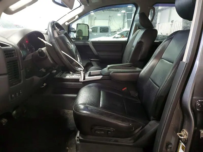 2014 NISSAN TITAN SV  