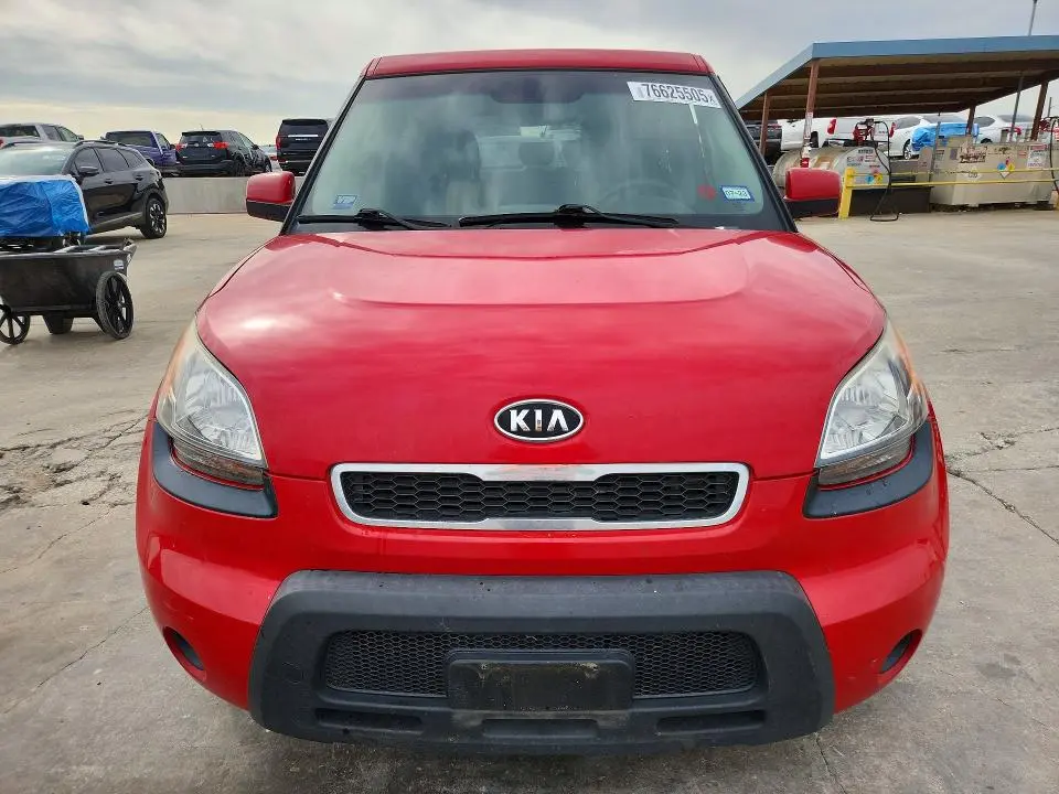 2011 KIA SOUL +  