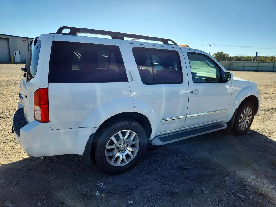 2011 NISSAN PATHFINDER S  