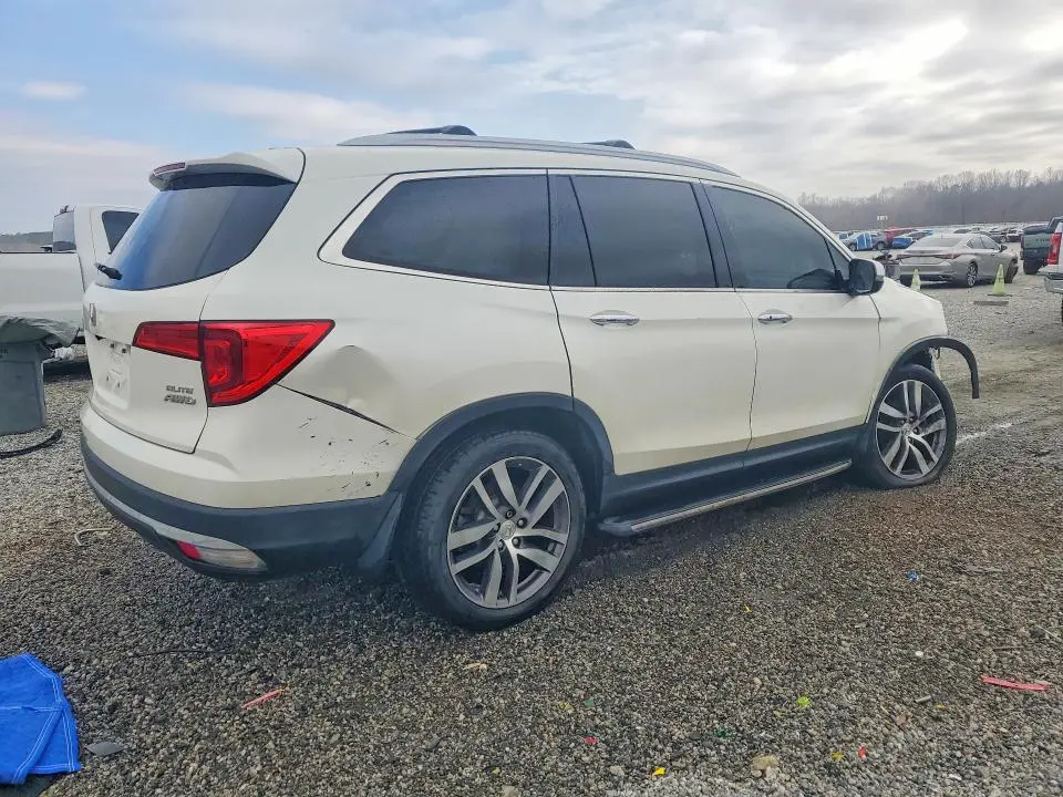 2017 HONDA PILOT ELITE  