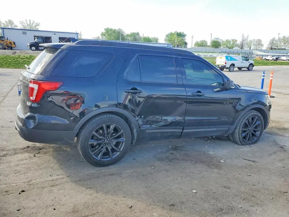 2017 FORD EXPLORER XLT  